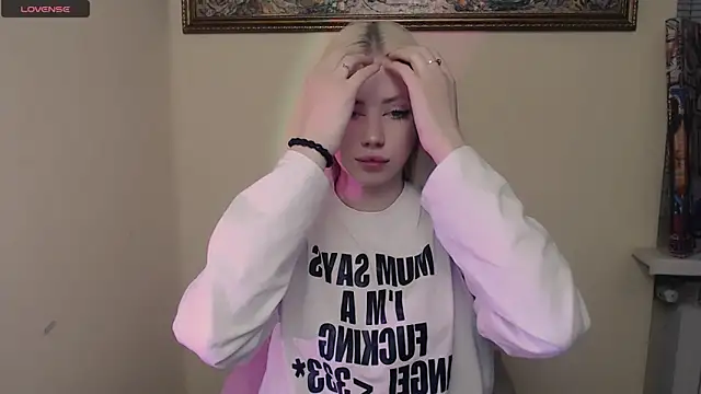 AliceHotty  online show from March 28, 8:58 am