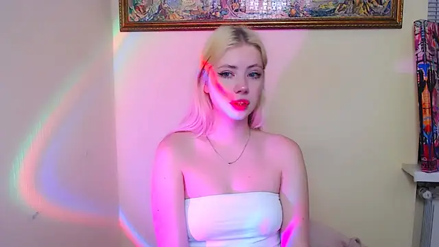 AliceHotty  online show from April 8, 8:14 am