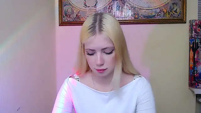 AliceHotty  online show from April 14, 7:25 am