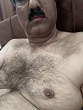 Snapshot of moonflower25 chatting on December 20, 3:24 am moonflower25 online show from December 20, 3:24 am