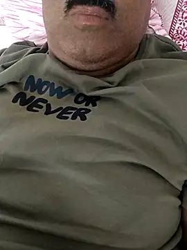 Snapshot of moonflower25 chatting on February 1, 4:27 pm moonflower25 online show from February 1, 4:27 pm