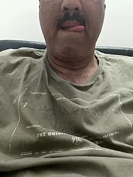 Snapshot of moonflower25 chatting on February 11, 5:07 pm moonflower25 online show from February 11, 5:07 pm