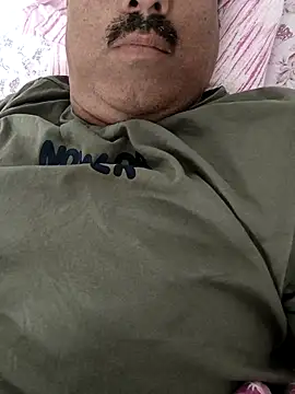 Snapshot of moonflower25 chatting on February 14, 6:37 pm moonflower25 online show from February 14, 6:37 pm