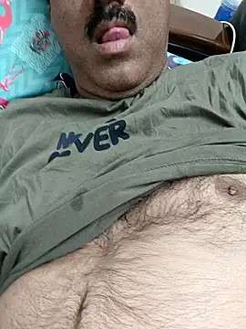 Snapshot of moonflower25 chatting on February 21, 1:39 am moonflower25 online show from February 21, 1:39 am