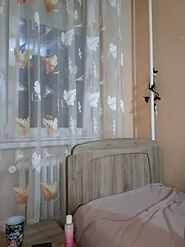 BlacReign online show from April 16, 5:58 pm