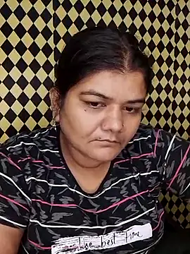 Snapshot of Meenu_tiwari chatting on September 21, 9:05 pm Meenu tiwari online show from September 21, 9:05 pm