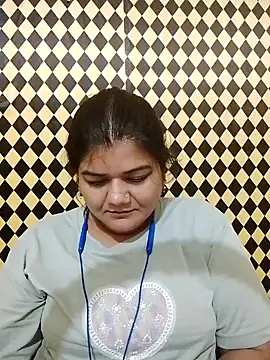Snapshot of Meenu_tiwari chatting on October 2, 9:11 pm Meenu tiwari online show from October 2, 9:11 pm