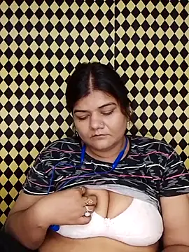 Snapshot of Meenu_tiwari chatting on October 5, 9:24 pm Meenu tiwari online show from October 5, 9:24 pm