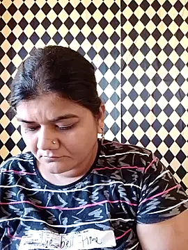 Snapshot of Meenu_tiwari chatting on October 6, 9:40 am Meenu tiwari online show from October 6, 9:40 am