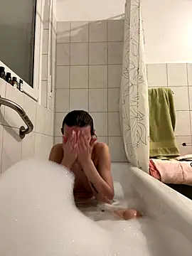 Emilia Mausi online show from December 15, 8:13 pm