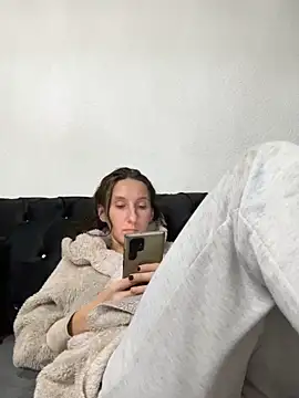 Emilia Mausi online show from March 10, 8:47 pm