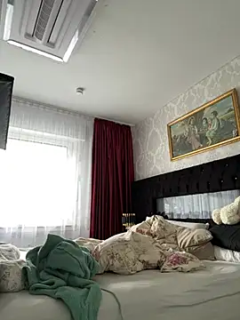 Emilia Mausi online show from March 25, 12:33 pm