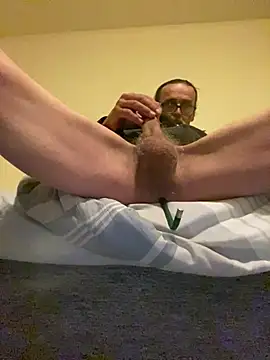 Snapshot of GoofyHoard chatting on April 5, 8:28 pm GoofyHoard online show from April 5, 8:28 pm