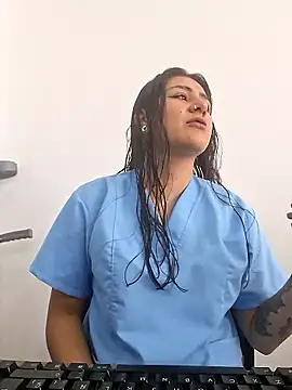 CAROLINE  07 online show from January 16, 1:26 pm