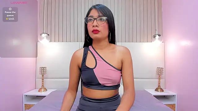 MelanyWayne  online show from February 19, 6:48 pm