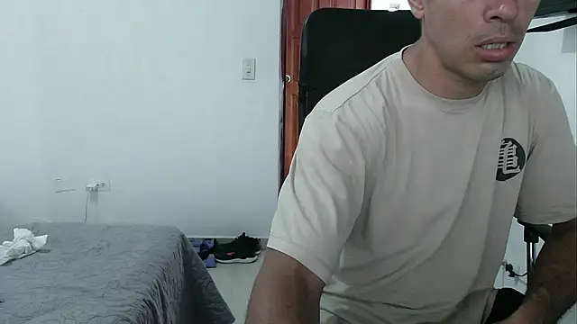 Snapshot of mckanna chatting on October 3, 7:44 pm mckanna online show from October 3, 7:44 pm