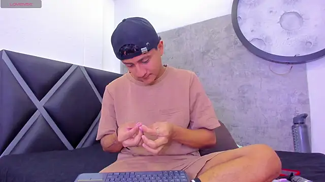  Leohot  online show from April 14, 3:12 am