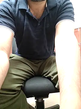 Snapshot of hairysub_india@xh chatting on October 23, 3:00 pm hairysub indiaxh online show from October 23, 3:00 pm