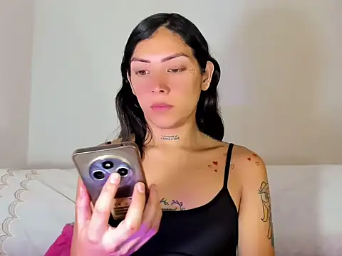 Snapshot of Megan_Gil_ chatting on October 20, 1:00 pm Megan Gil online show from October 20, 1:00 pm