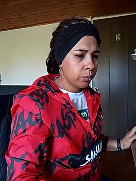 IVONNE COLLINS33 online show from December 3, 2:59 pm