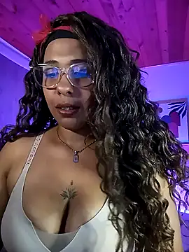 IVONNE COLLINS33 online show from March 2, 11:44 pm