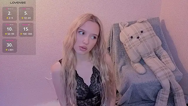 Snapshot of PickmeBabby chatting on October 16, 3:51 am PickmeBabby online show from October 16, 3:51 am