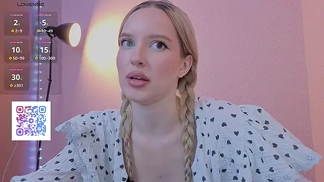 Snapshot of PickmeBabby chatting on November 14, 8:40 pm PickmeBabby online show from November 14, 8:40 pm