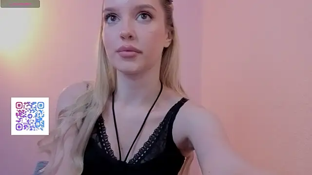 Snapshot of PickmeBabby chatting on December 5, 8:05 pm PickmeBabby online show from December 5, 8:05 pm