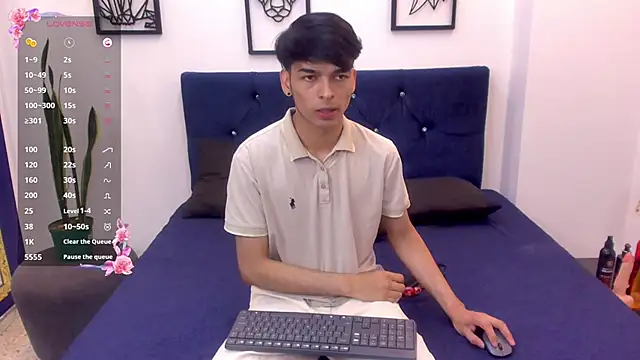 Snapshot of OnlyJos chatting on October 2, 5:42 pm OnlyJos online show from October 2, 5:42 pm