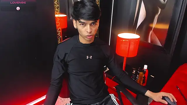 Snapshot of OnlyJos chatting on October 7, 6:49 pm OnlyJos online show from October 7, 6:49 pm