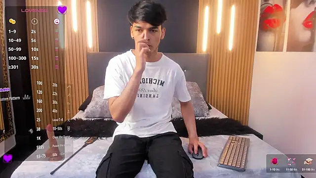 Snapshot of OnlyJos chatting on October 10, 6:29 pm OnlyJos online show from October 10, 6:29 pm