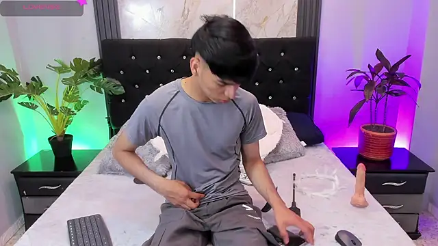 Snapshot of OnlyJos chatting on October 18, 8:09 pm OnlyJos online show from October 18, 8:09 pm