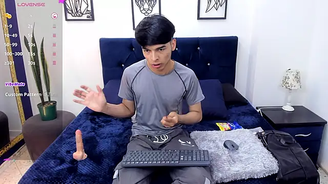 Snapshot of OnlyJos chatting on October 24, 8:05 pm OnlyJos online show from October 24, 8:05 pm