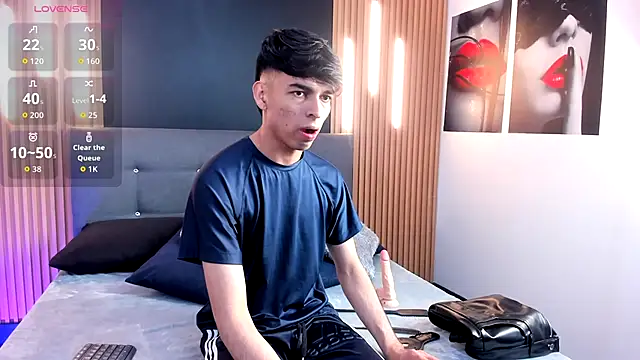 Snapshot of OnlyJos chatting on October 29, 7:48 pm OnlyJos online show from October 29, 7:48 pm