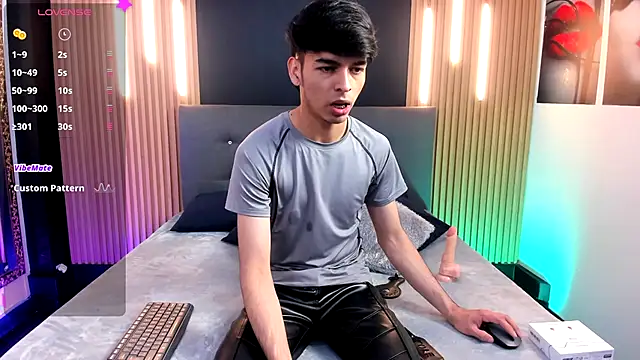 Snapshot of OnlyJos chatting on November 18, 7:18 pm OnlyJos online show from November 18, 7:18 pm