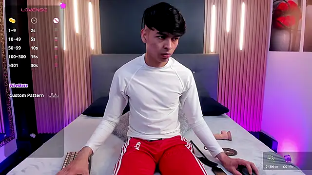 Snapshot of OnlyJos chatting on November 25, 7:58 pm OnlyJos online show from November 25, 7:58 pm