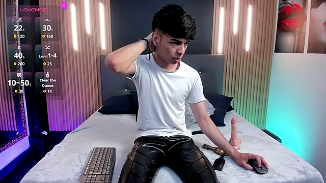 Snapshot of OnlyJos chatting on December 1, 7:52 pm OnlyJos online show from December 1, 7:52 pm