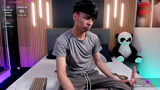 Snapshot of OnlyJos chatting on December 2, 8:15 pm OnlyJos online show from December 2, 8:15 pm