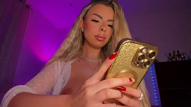 Snapshot of SerraVondeee chatting on November 27, 9:28 pm SerraVondeee online show from November 27, 9:28 pm