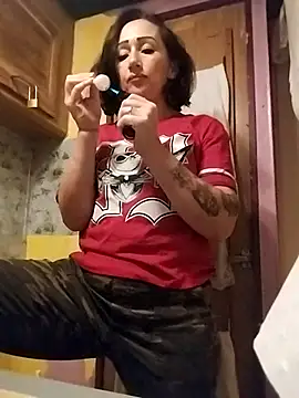 Snapshot of Dirtywhitebitch5150 chatting on September 23, 6:38 am Dirtywhitebitch5150 online show from September 23, 6:38 am