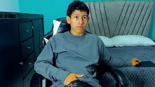 Snapshot of Felipe_Gonzales chatting on September 9, 12:48 pm Felipe Gonzales online show from September 9, 12:48 pm