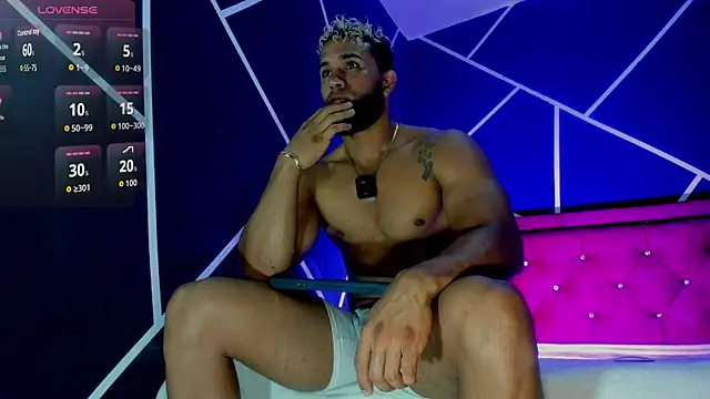 Snapshot of Massimo_Cruz chatting on November 19, 12:05 pm Massimo Cruz online show from November 19, 12:05 pm