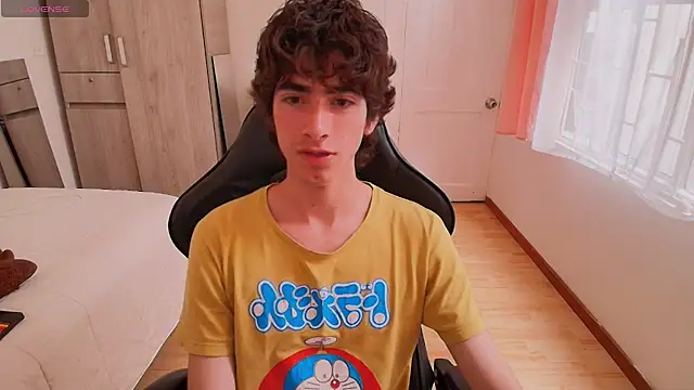 Nude Boy18 online show from September 16, 9:27 pm