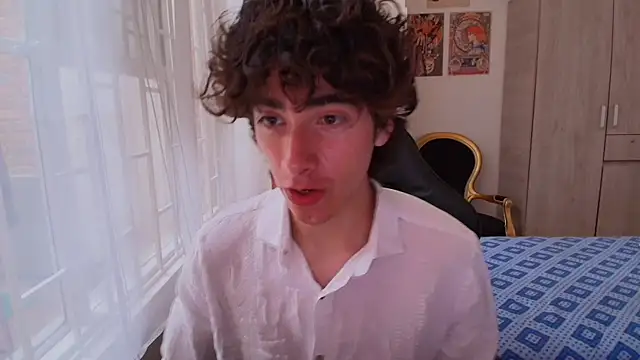 Nude Boy18 online show from October 30, 7:36 pm