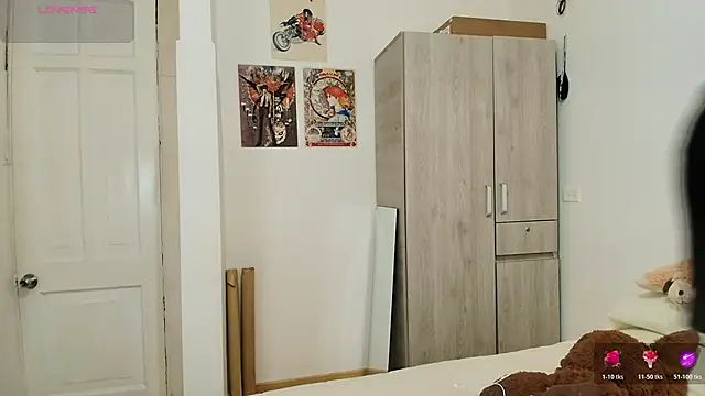 Nude Boy18 online show from November 9, 1:04 am