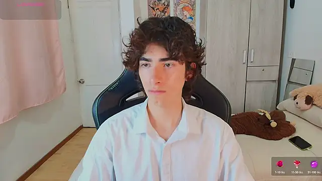 Nude Boy18 online show from December 17, 1:44 am