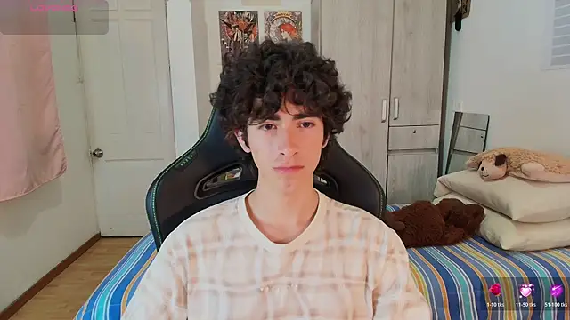 Nude Boy18 online show from April 12, 6:07 am