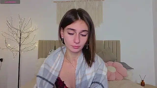 Little mia   online show from November 19, 10:54 pm