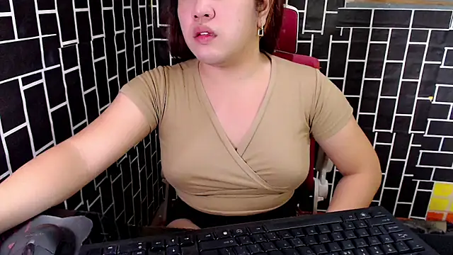 xUrDreamSlutWhore online show from September 12, 2:11 am