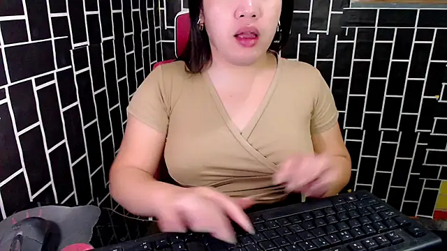 xUrDreamSlutWhore online show from September 16, 9:16 pm